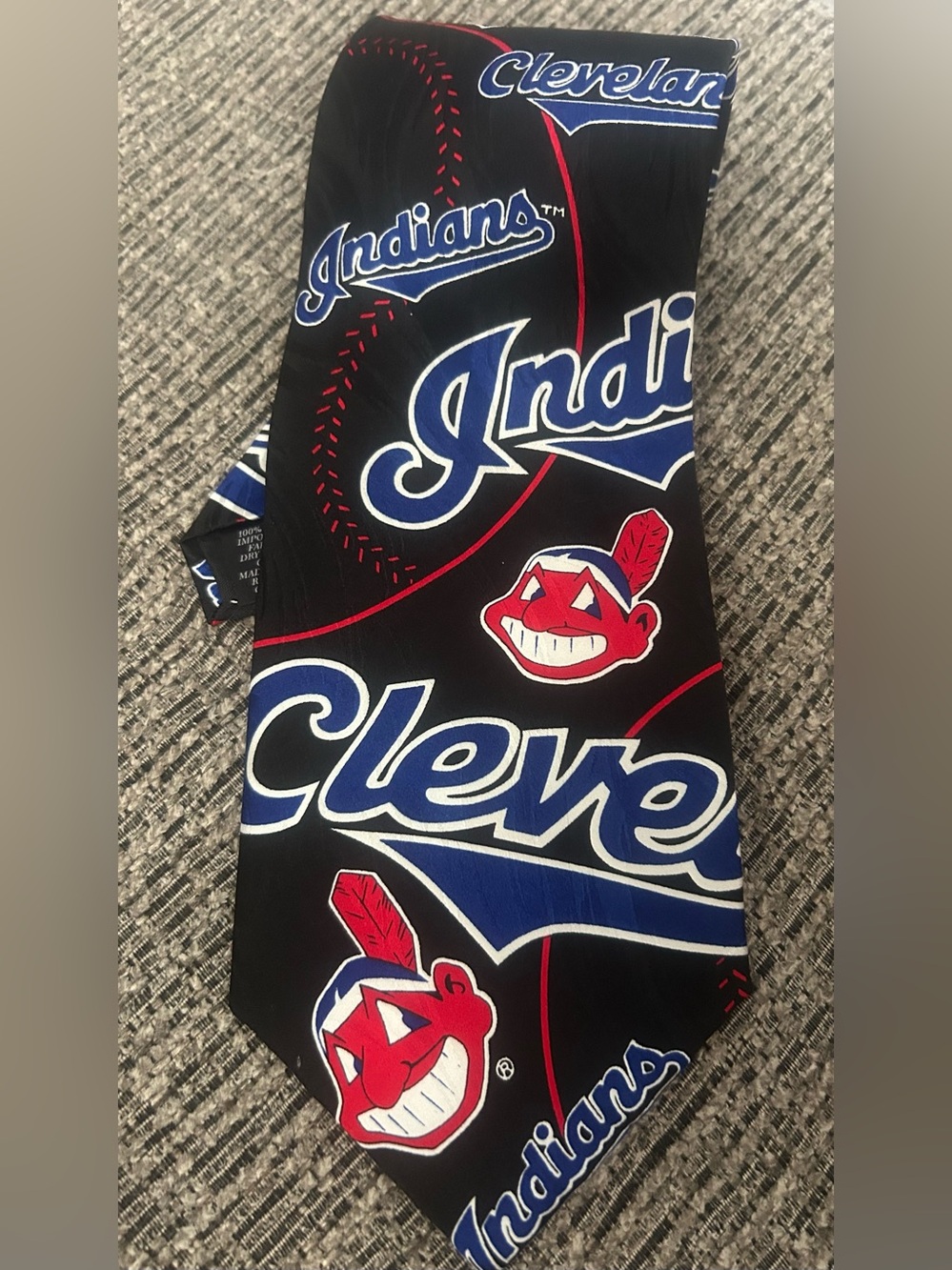 CLEVELAND INDIANS Baseball
MLB Chief Wahoo Official Licensed silk tie